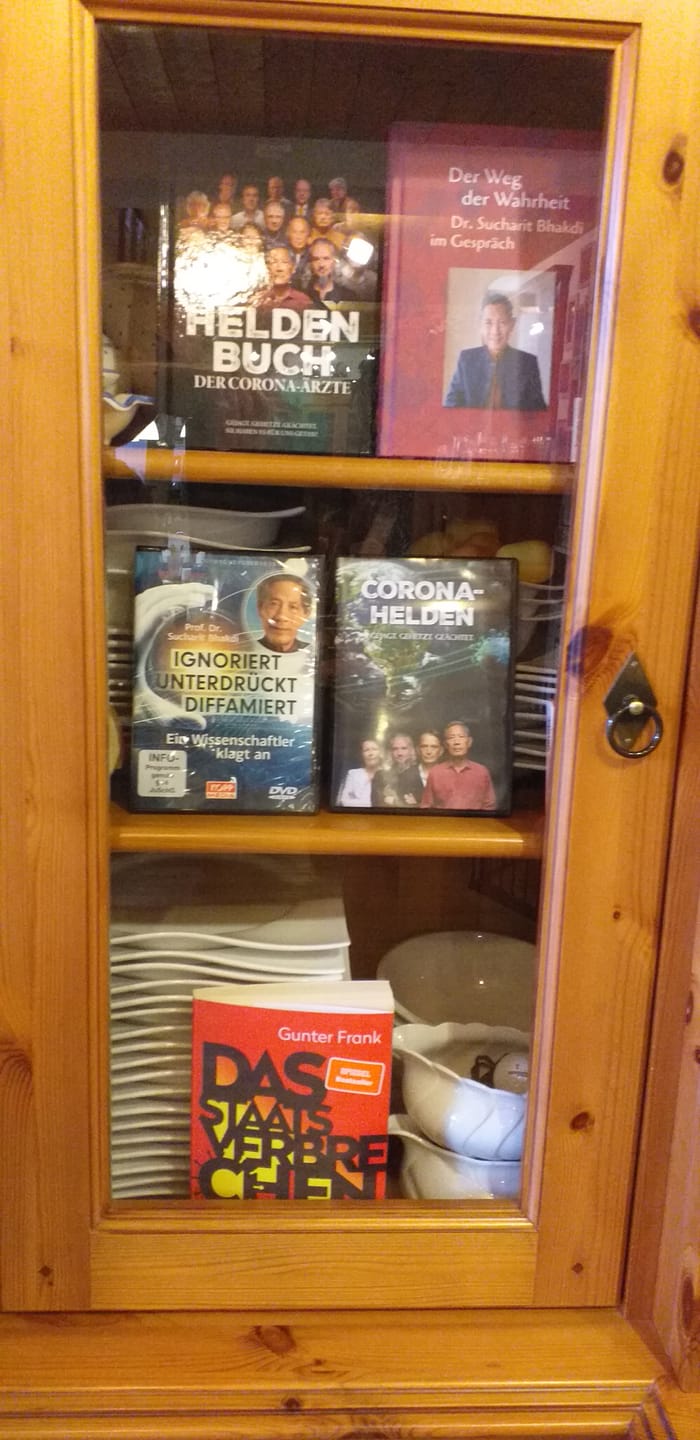 Customer photo review of Corona-Helden (DVD)