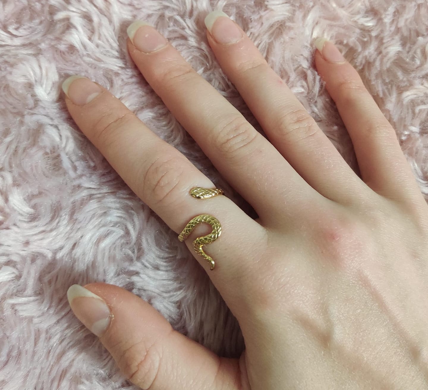 Customer photo review of Looping Snake Ring | 18K vergoldet
