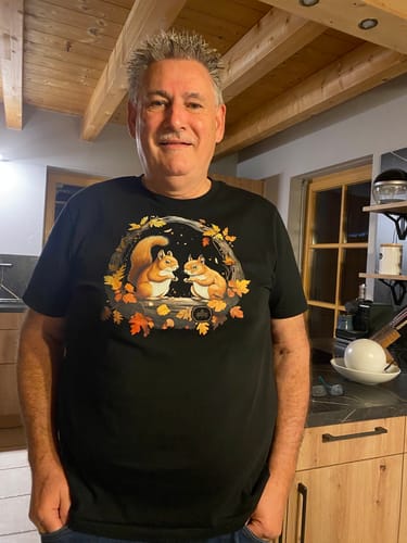 Customer photo review of zwei Eichhörnchen - Bio Herren Shirt