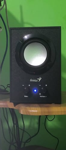 Customer photo review of Corneta Genius SW-2.1 300 Altavoz de 21 canales Subwoofer, 10 Vatios, audio 3.5mm 100v-240v Color Negro