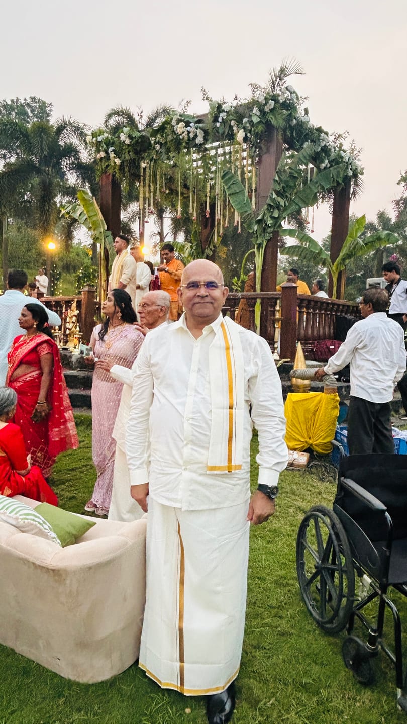 Customer photo review of Minister - 100% Cotton Formal White Shirt For Men | Uathayam