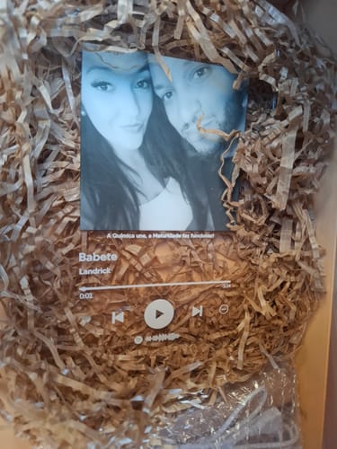 Customer photo review of Lâmpada Spotify Personalizável (Foto & Música)