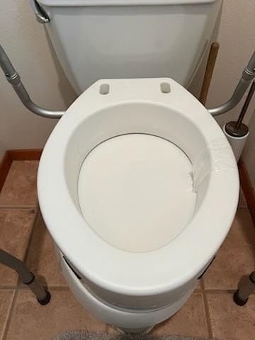 Customer photo review of Raised Toilet Seat With Handles (300lb)