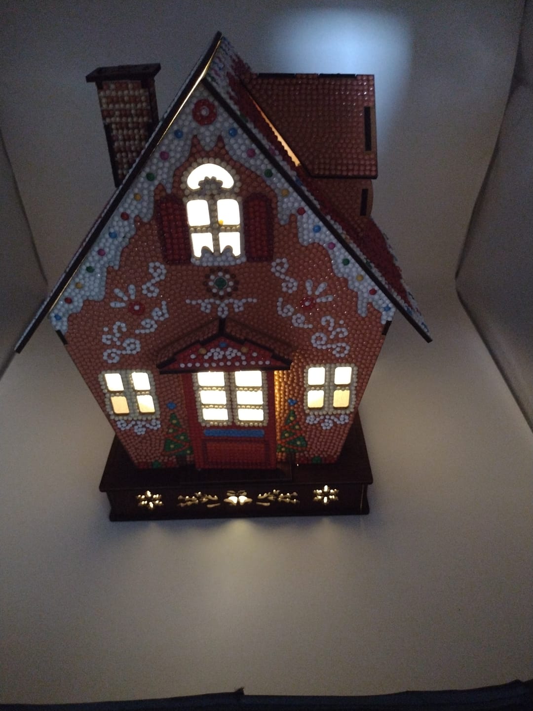 Customer photo review of "Gingerbread House" 3D Crystal Art LED Decoration