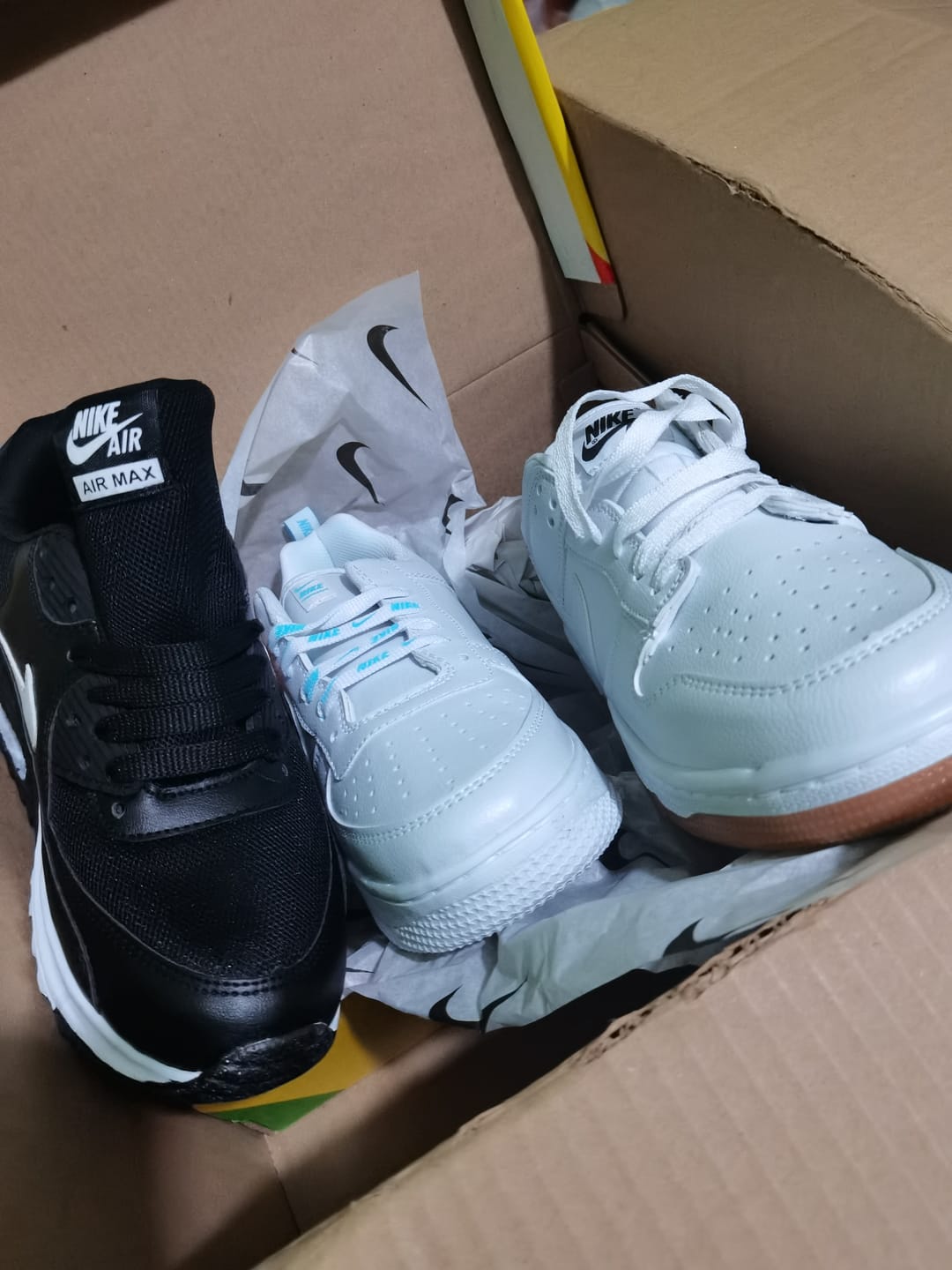 Customer photo review of Tenis Dunk Blanco Ambar