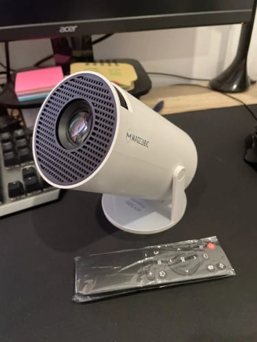 Customer photo review of Magcubic Projector 4K Android 11 HY300 Pro Wifi6 260ANSI Allwinner H713 BT5.0 1080P 1280*720P Cinema Outdoor Portable Projetors