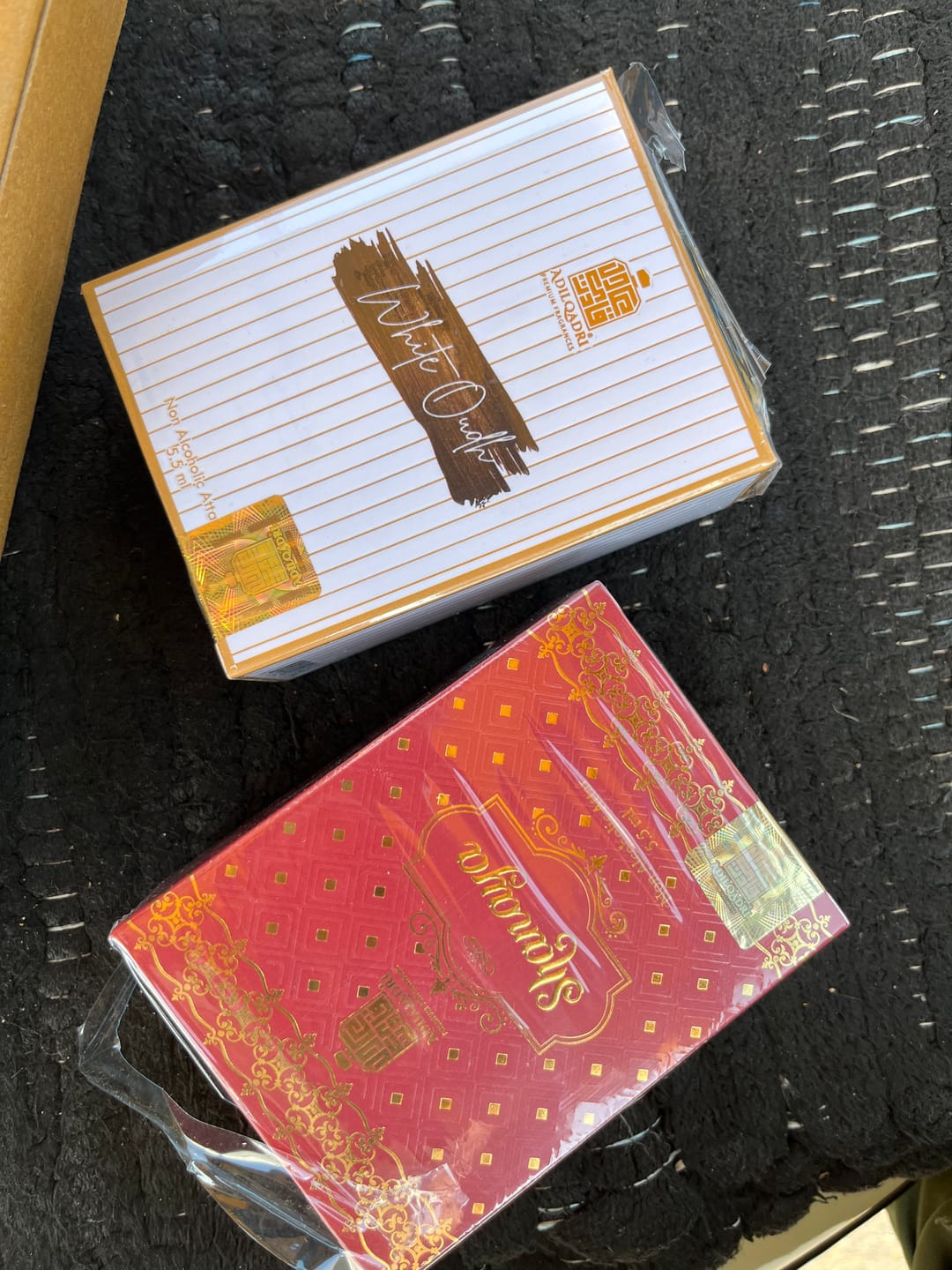 Customer photo review of 2 Pcs Attar Set Shanaya And White Oudh 5.5 Ml Each