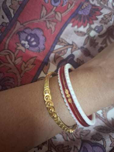 Customer photo review of Red – “Crimson Charm Women’s Bangle” (Pack of 1 Pair) (2 pis)