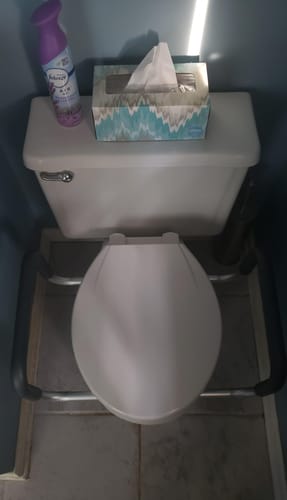 Customer photo review of Raised Toilet Seat With Handles (300lb)