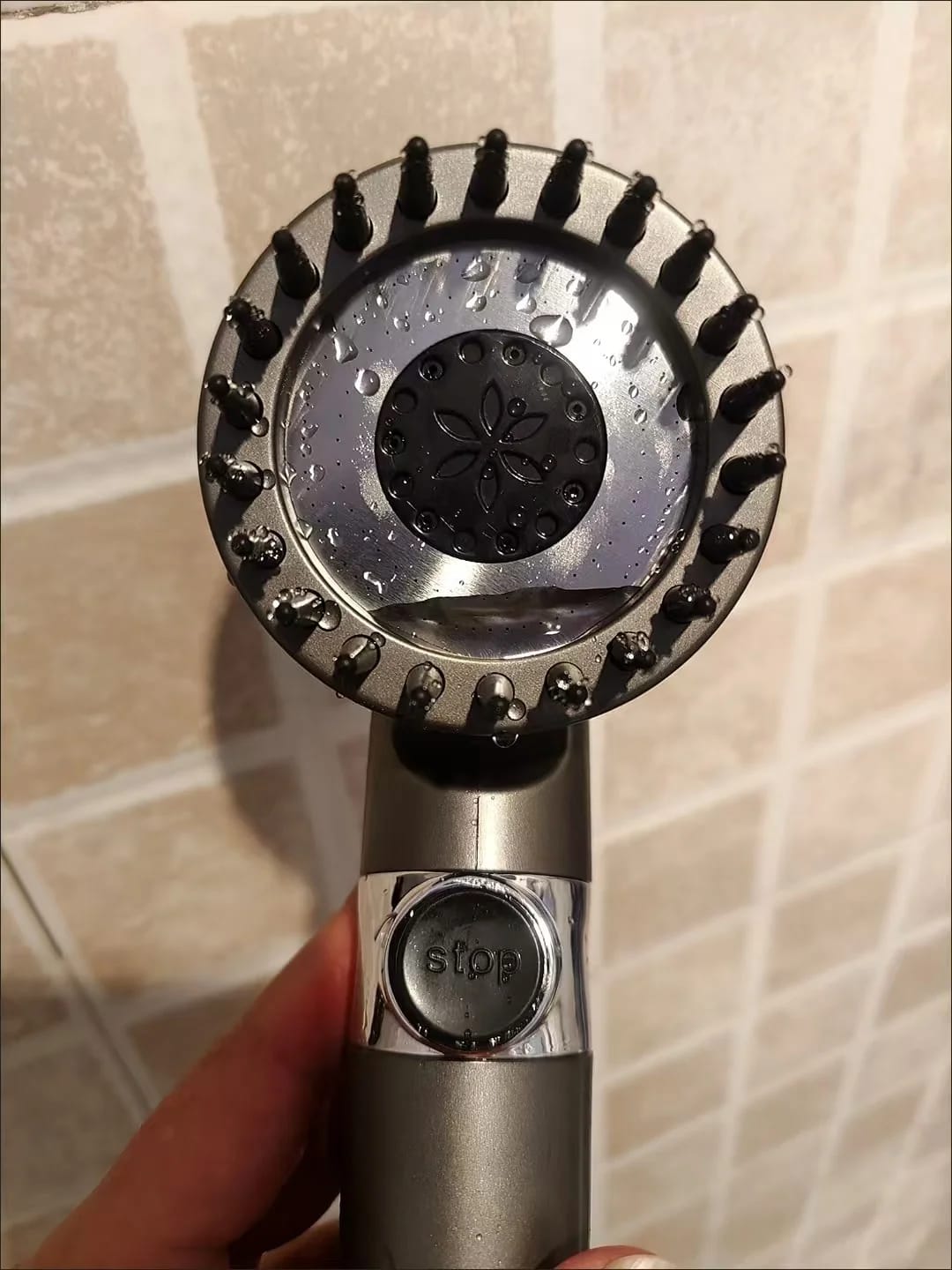 Customer photo review of Cabezal de ducha de alta presión 4 en 1 con masajeador