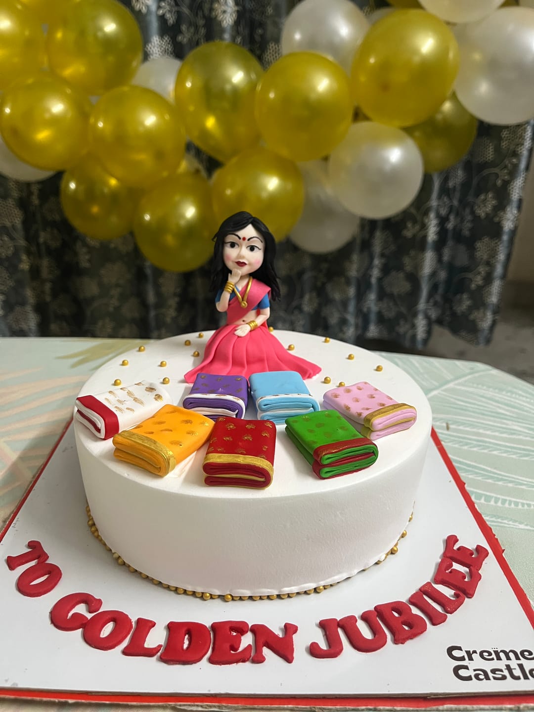 Customer photo review of Mothers Saree Cake