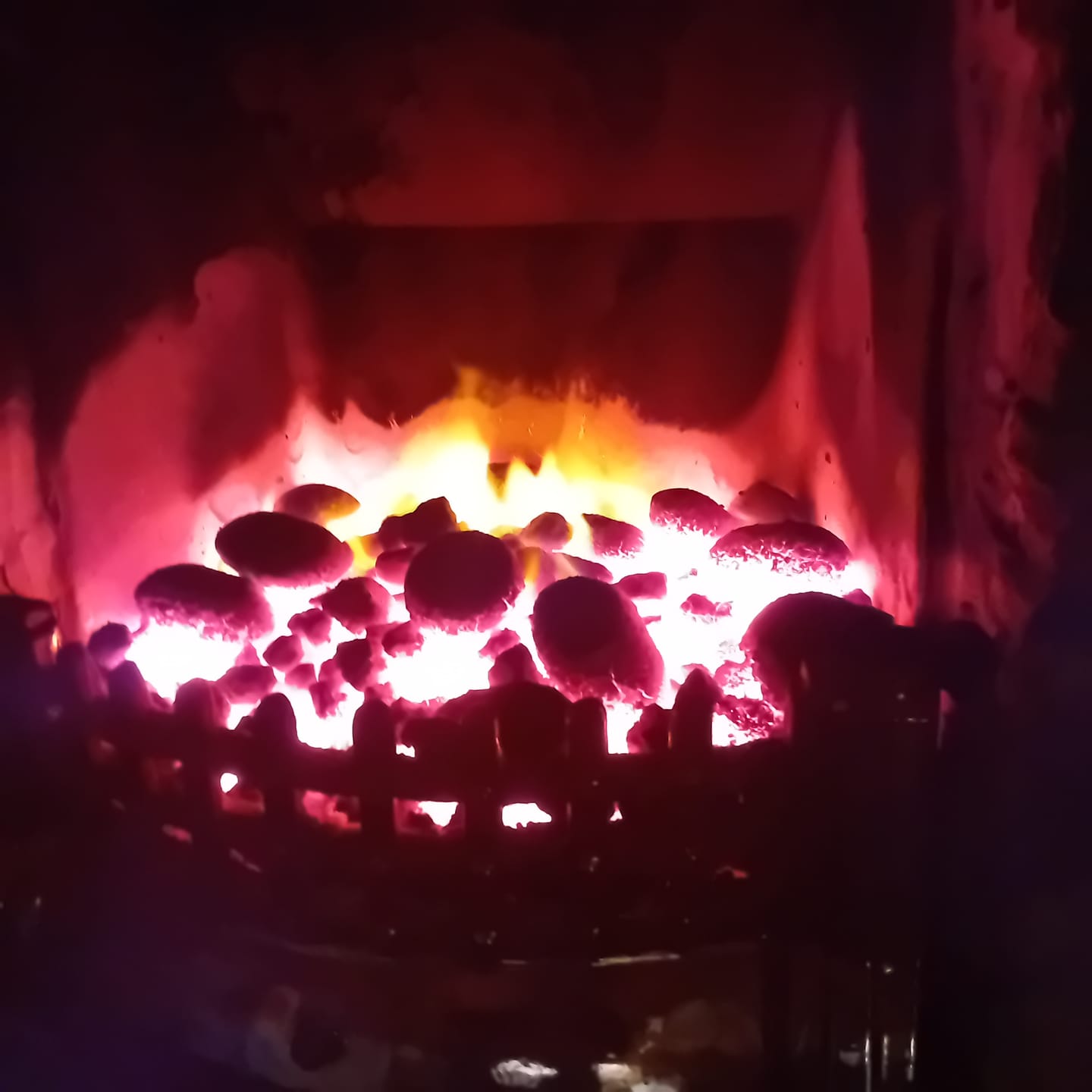Customer photo review of Amberflame (1 Ton) 50 x 20kg bags