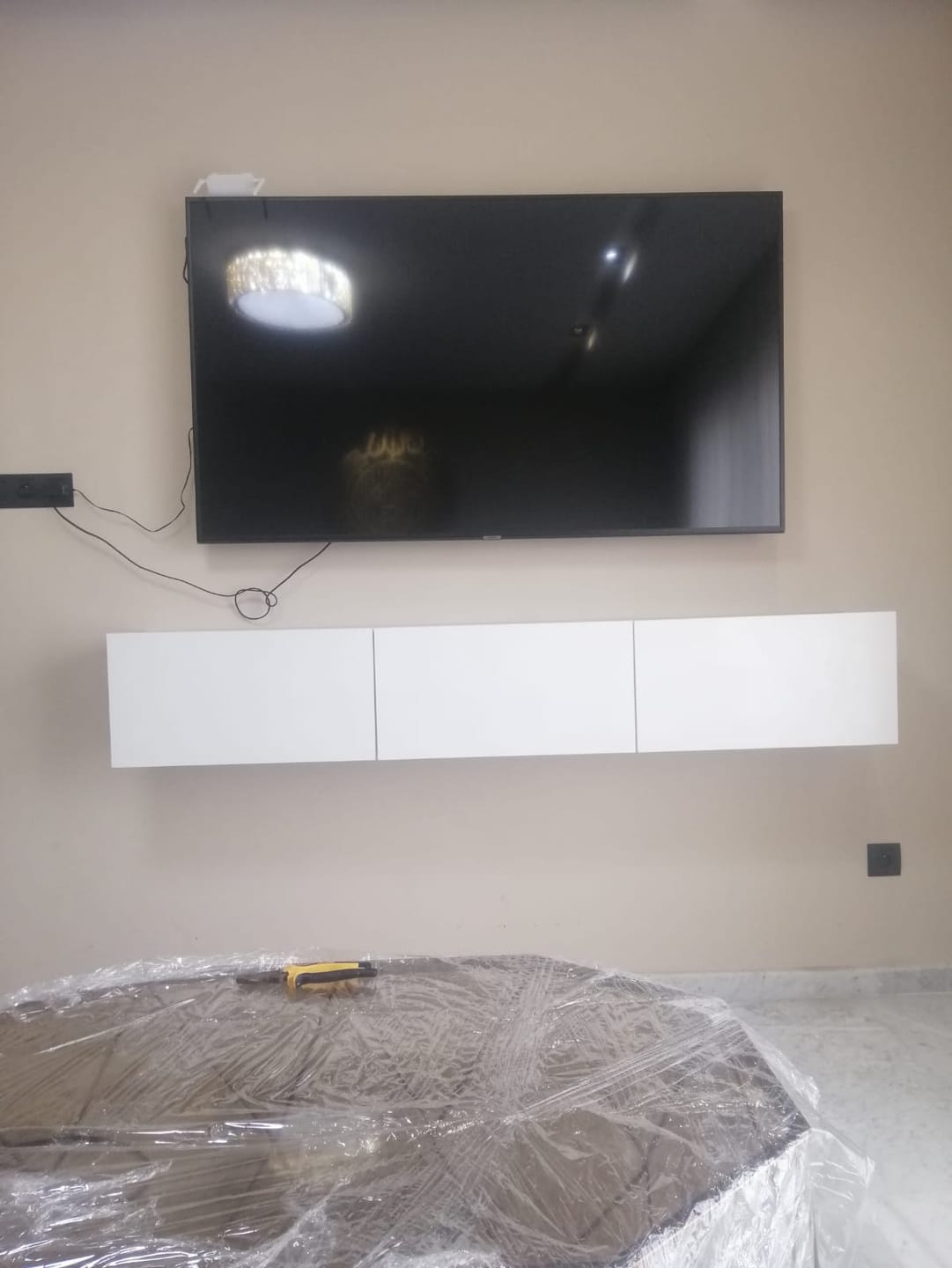 Customer photo review of RIGI - Meuble TV suspendu 160-180 cm