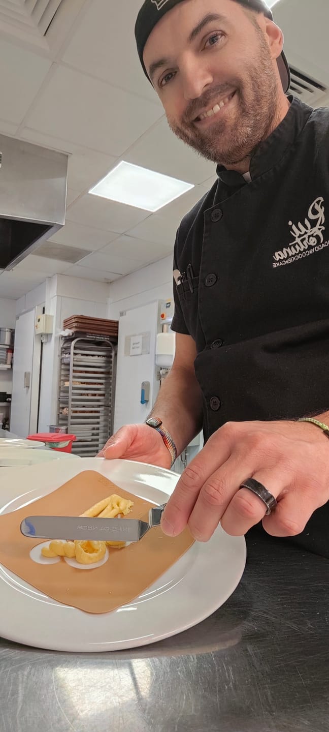 Customer photo review of LiftOff Chef's Palette Knife