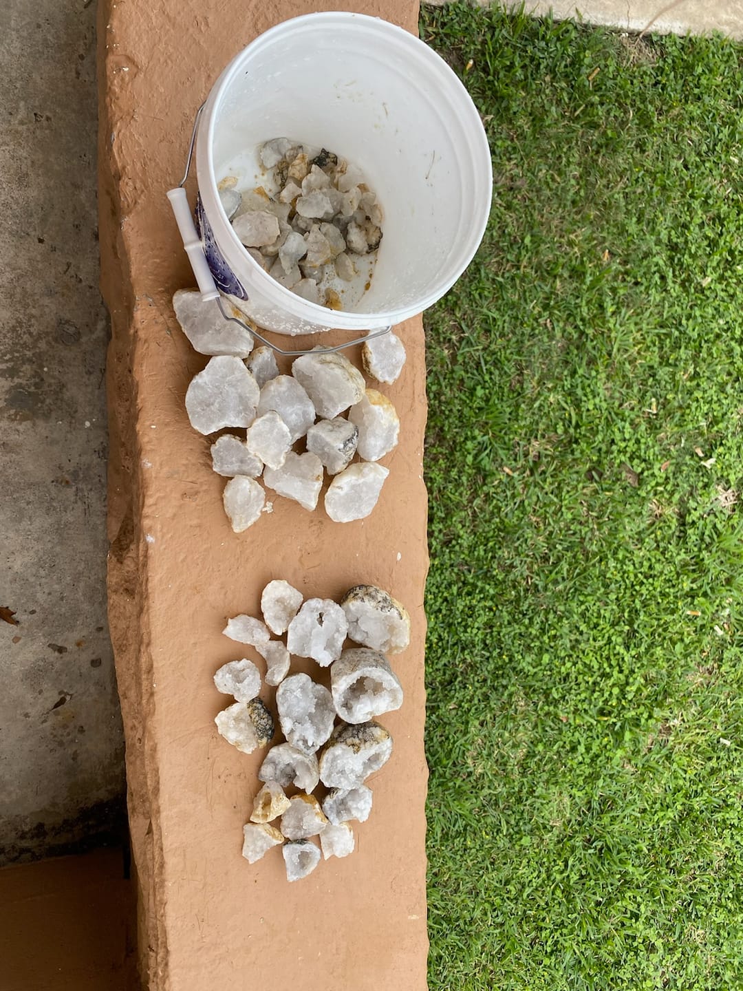 Customer photo review of Bucket of Geodes - Gallon