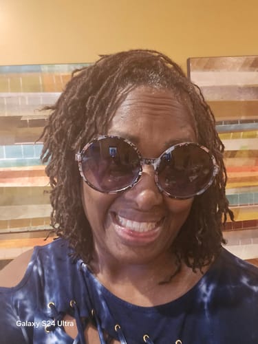 Customer photo review of Oversize Women's Festival Floral Round Sunglasses A178