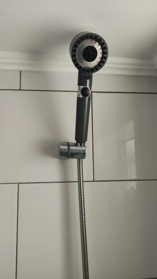 Customer photo review of Cabezal de ducha de alta presión 4 en 1 con masajeador