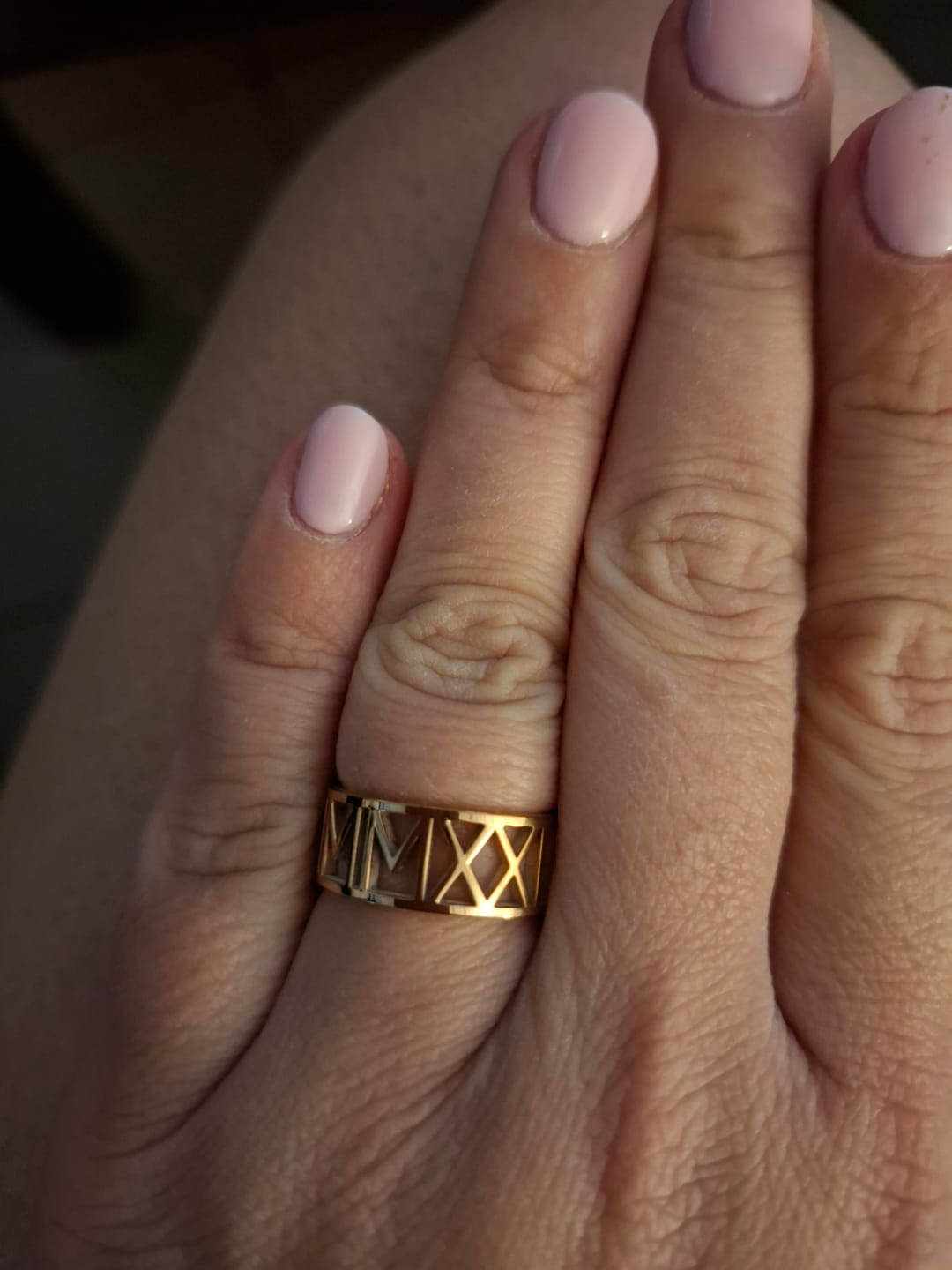 Customer photo review of Bague Personnalisée avec Chiffres Romains