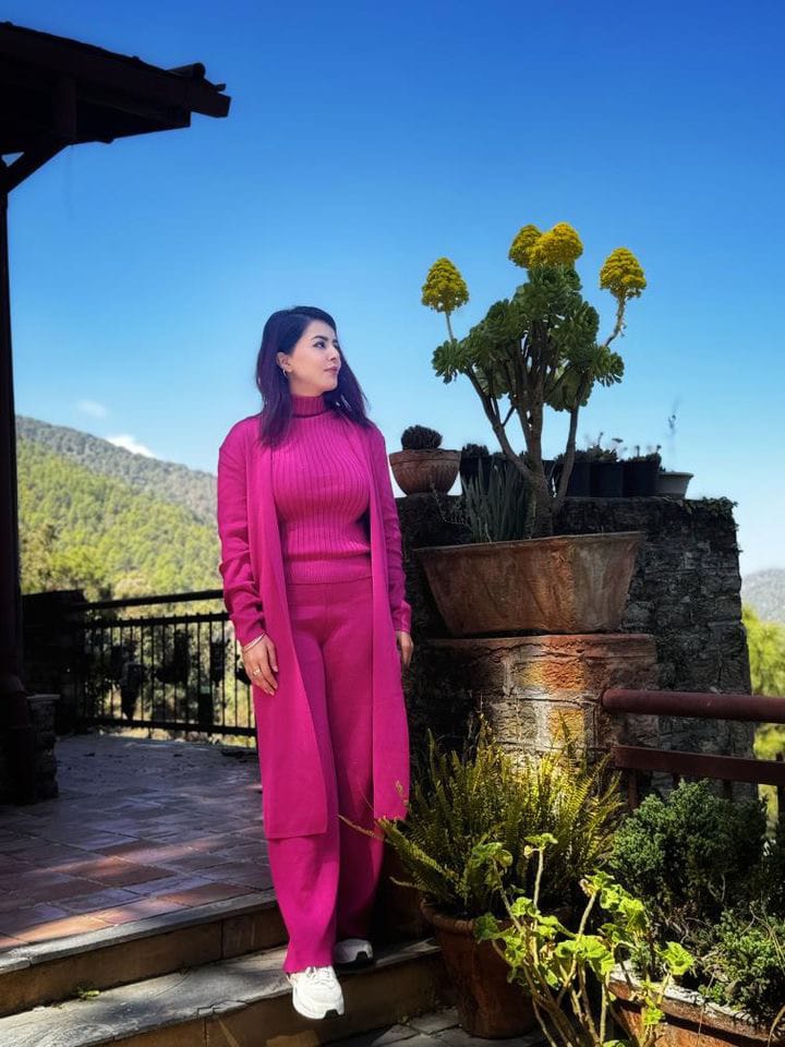 Customer photo review of Aubrey Luxe Winter Coord Set with Cape