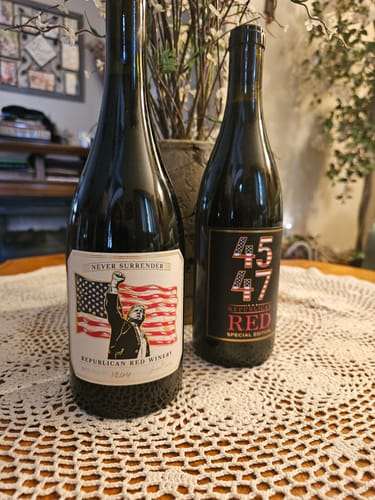 Customer photo review of 'Never Surrender' 2014 Vintage Pinot Noir