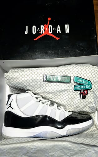 Customer photo review of Jordan 11 Retro Concord (2018)