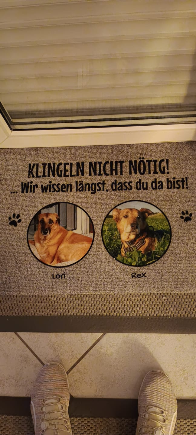 Customer photo review of Klingeln nicht nötig mit Foto - individuelle Fußmatte