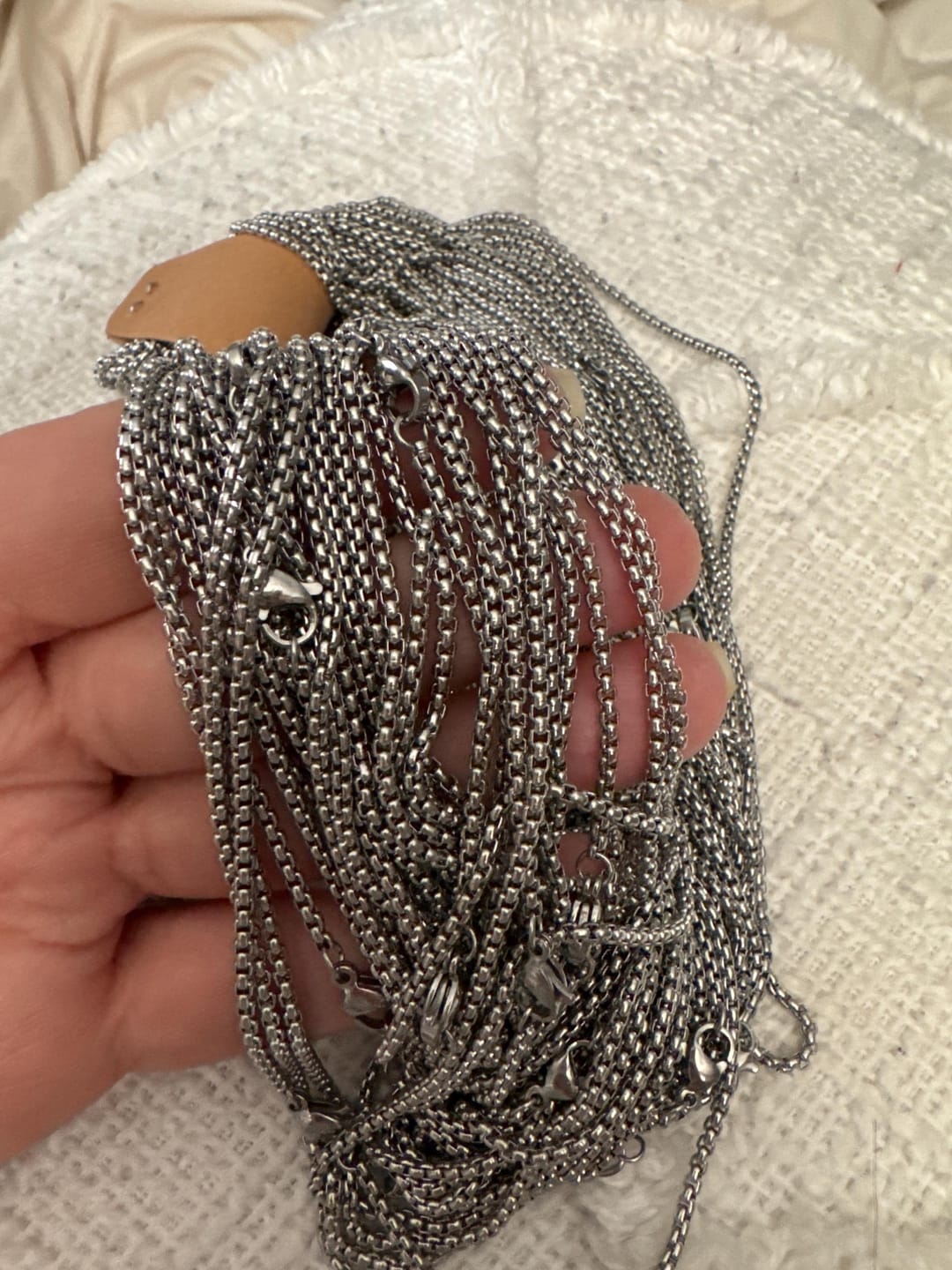 Customer photo review of Stainless Steel Necklace for Men Women, 16, 18, 20, 22, 24, 30 Inches Round Box Chain Necklace, Stainless Steel Chain Necklace Wholesale