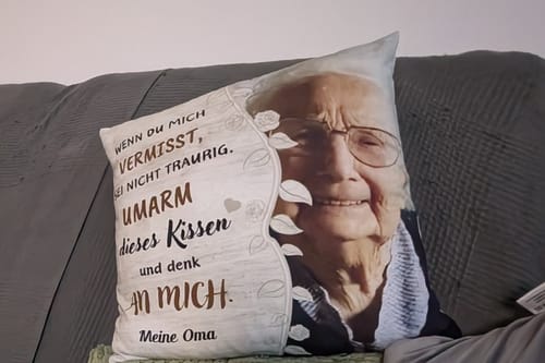Pia L. review of Personalisiertes Kissen - Sei nicht traurig image 1 out of 1