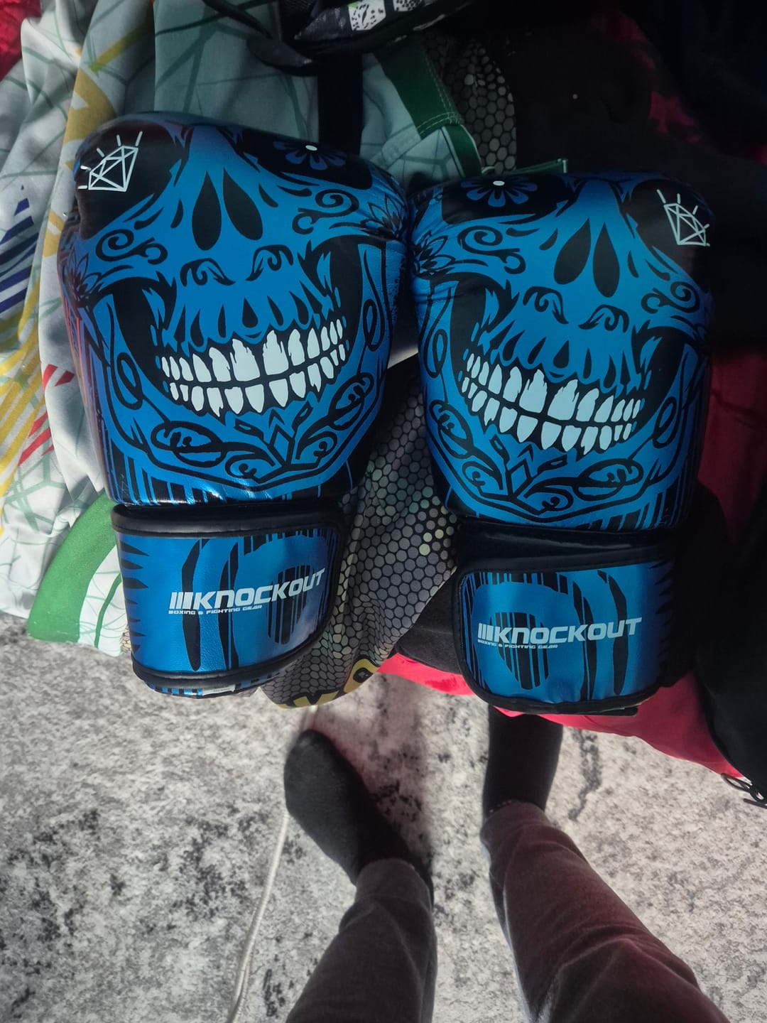 Customer photo review of Manusi Box Knockout Skull