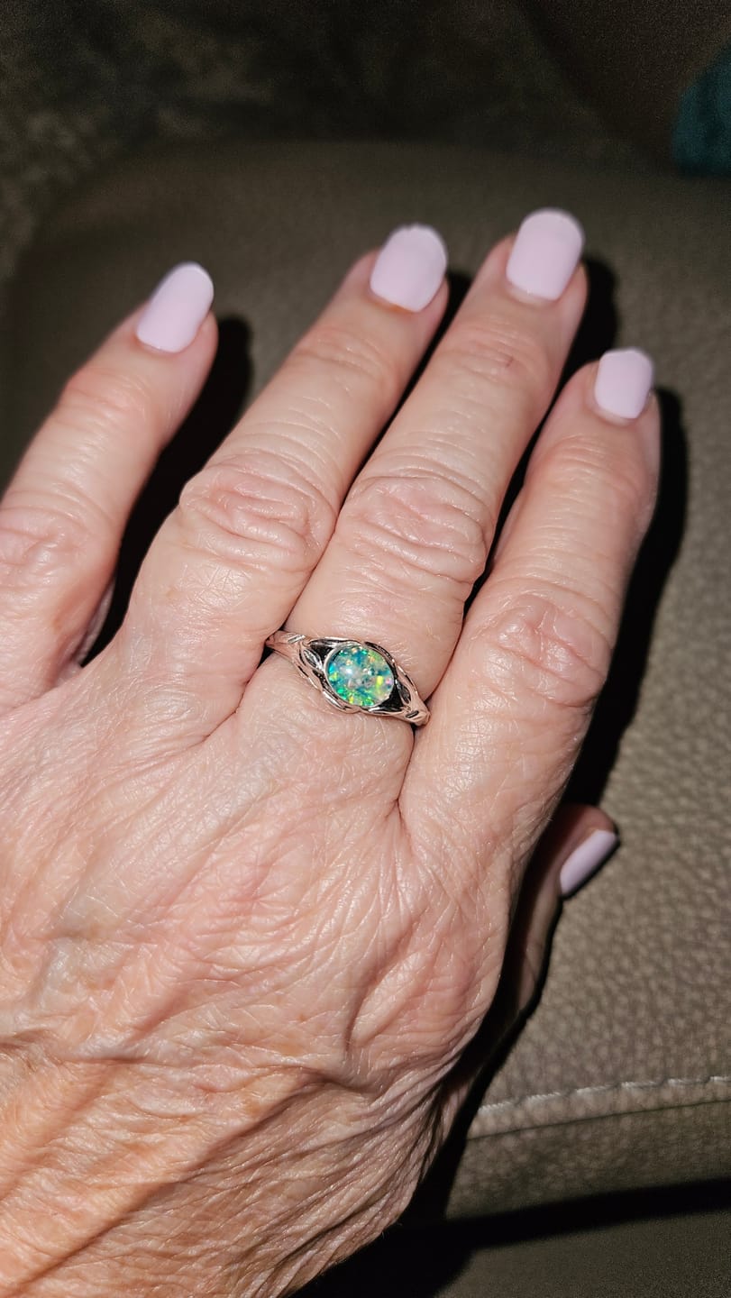 Customer photo review of Leaf Cremation Ring with Cremation Ashes