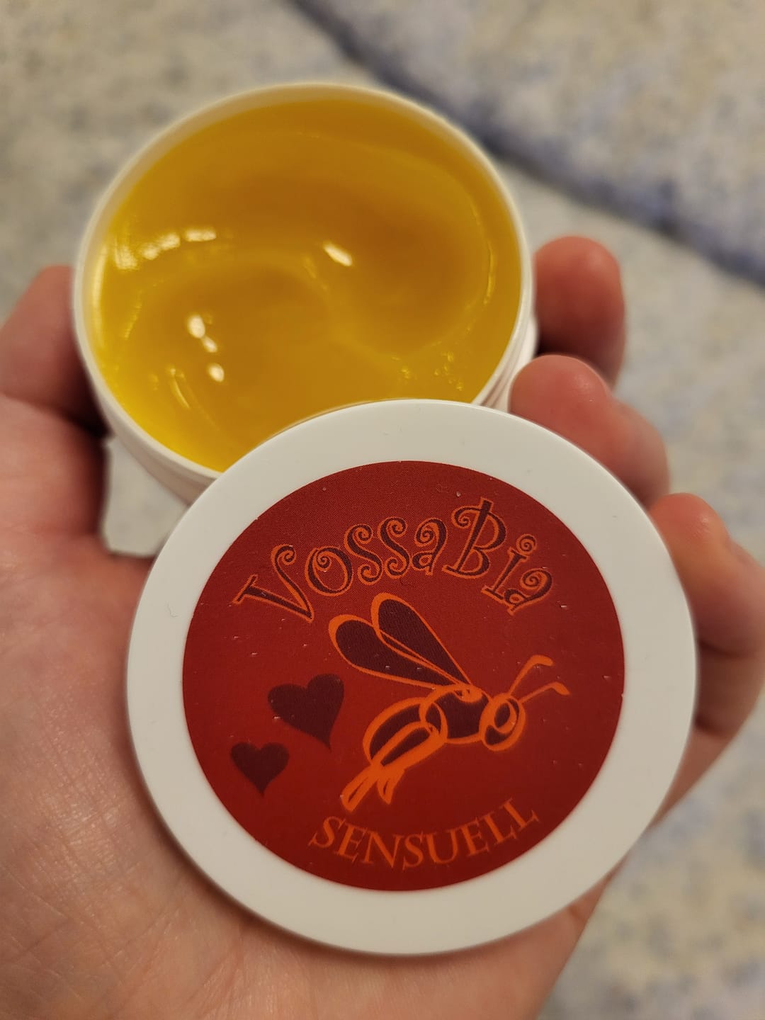 Reseña fotográfica de un cliente sobre la pomada Sensuell