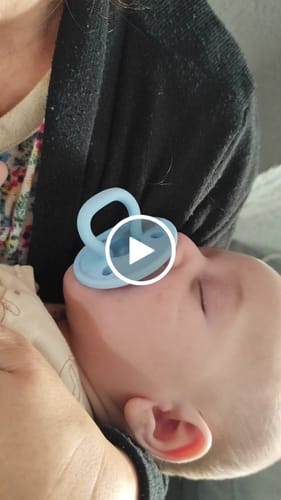 Customer video review of Kit 2 Chupetes CLÁSICOS Dusty Celeste y Gris Nenina & Co