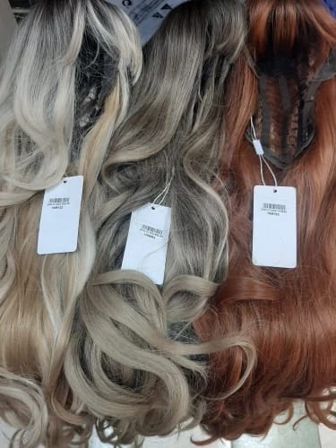 Customer photo review of Synthetic Wig Long Loose Wave With Bangs — Brown-Blonde Ombre | KIMLUD