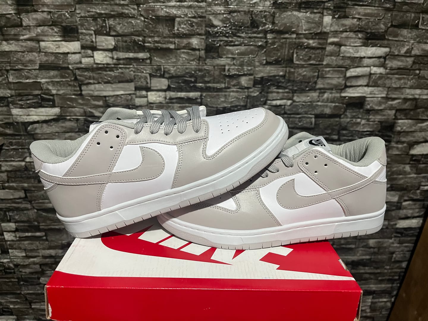 Customer photo review of Tenis Dunk Low Blanco Gris