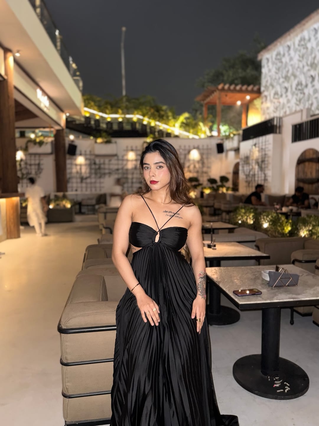 Customer photo review of Hay Luxe Pleated Flowy Maxi Dress