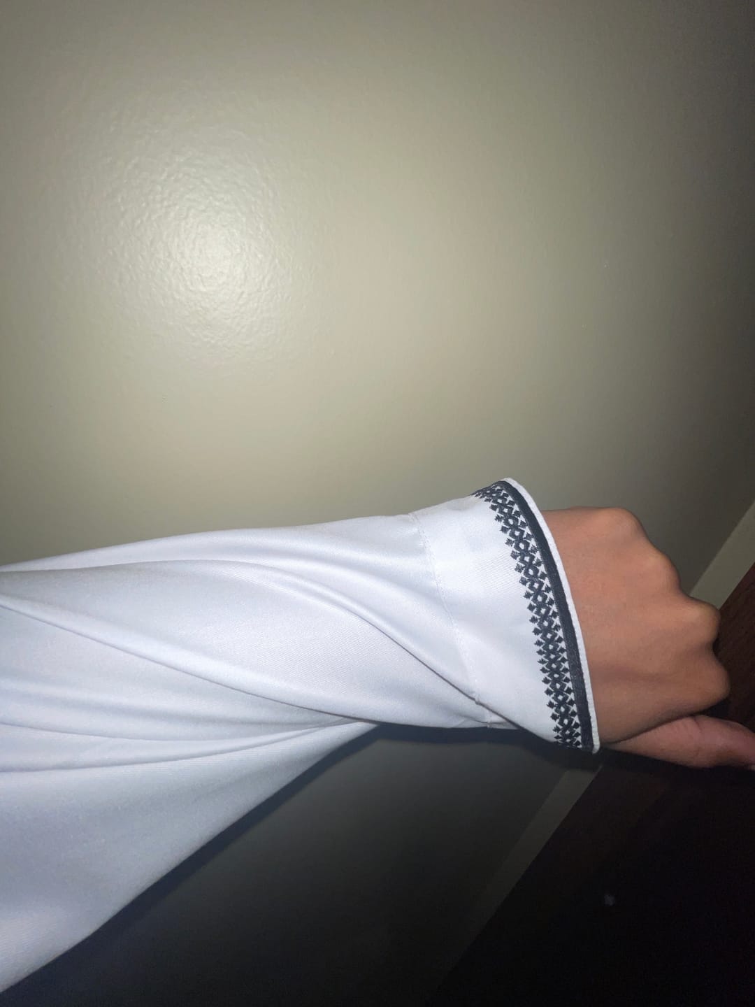 Customer photo review of Luxury White and Black Omani Thobe