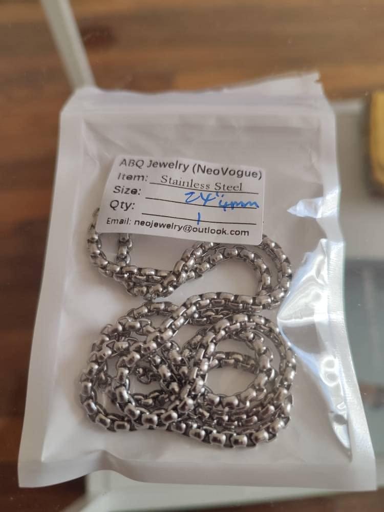 Customer photo review of Stainless Steel Necklace for Men Women, 16, 18, 20, 22, 24, 30 Inches Round Box Chain Necklace, Stainless Steel Chain Necklace Wholesale
