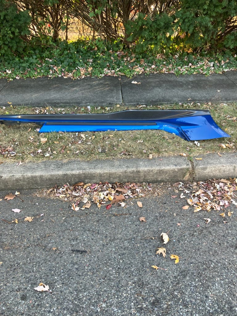 Customer photo review of 6th Gen Camaro ZL1 Conversion Side Skirts Rocker Panels