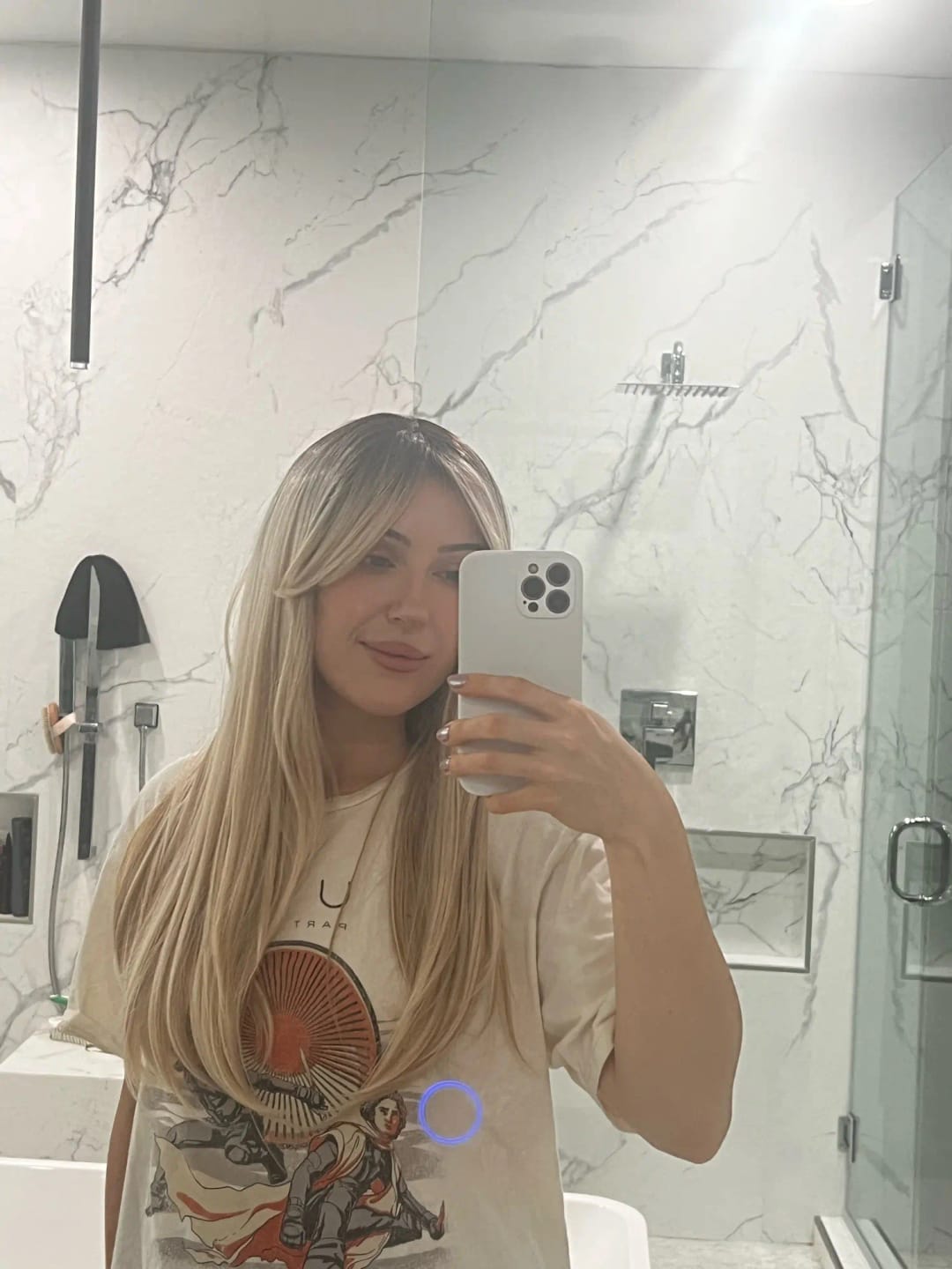 Customer photo review of High Temperature Fiber Wig Ombre Brown-Blonde Long Straight Bangs — Ombre Brown-Blonde | KIMLUD