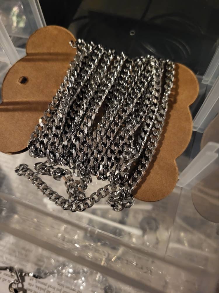 Customer photo review of 10 Feet - Cuban Link Chain for Men Women Jewelry, Stainless Steel Cuban Chain Gold Silver, Bulk Stainless Steel Chain for Necklace Bracelet