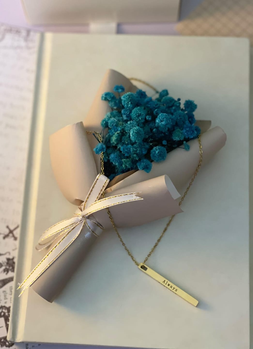 Customer photo review of Portrait Necklace Disc Engraving [Buy 1 Get 1 FREE🤎]