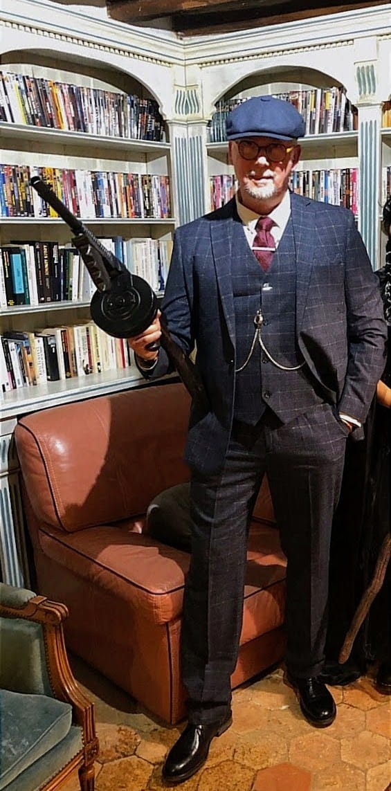 Customer photo review of Three-piece suit Shelby