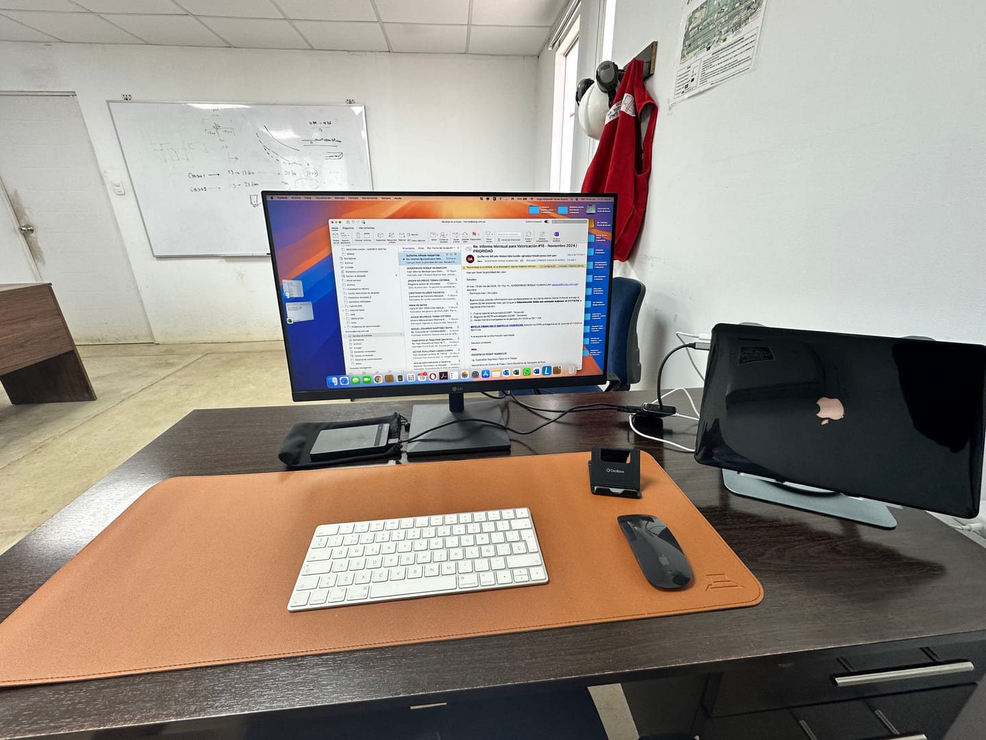 Customer photo review of Laptop Stand Giratorio 360 con Ventilador