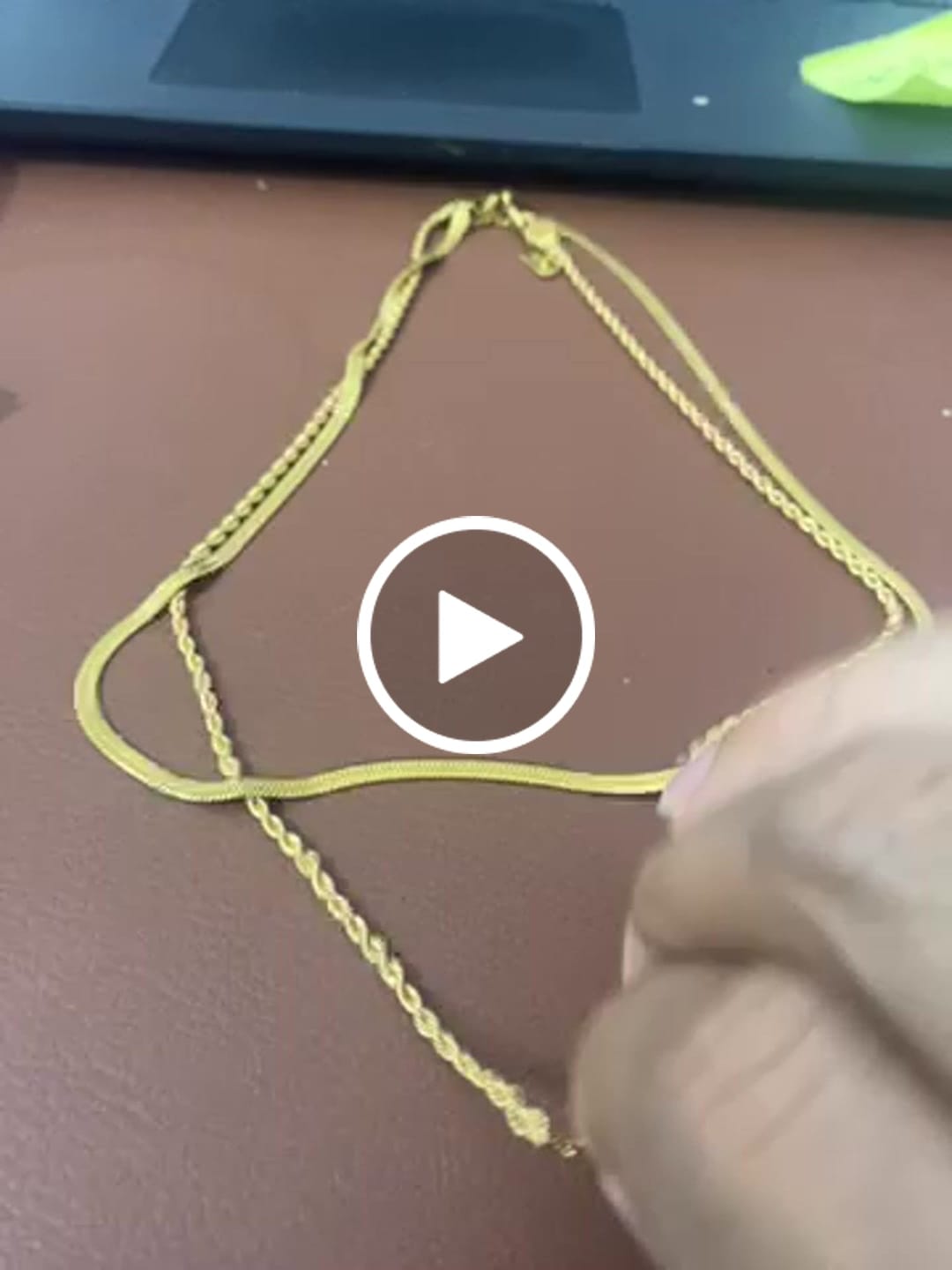 Customer video review of Mix Colar Melina Banhado em Ouro 18k