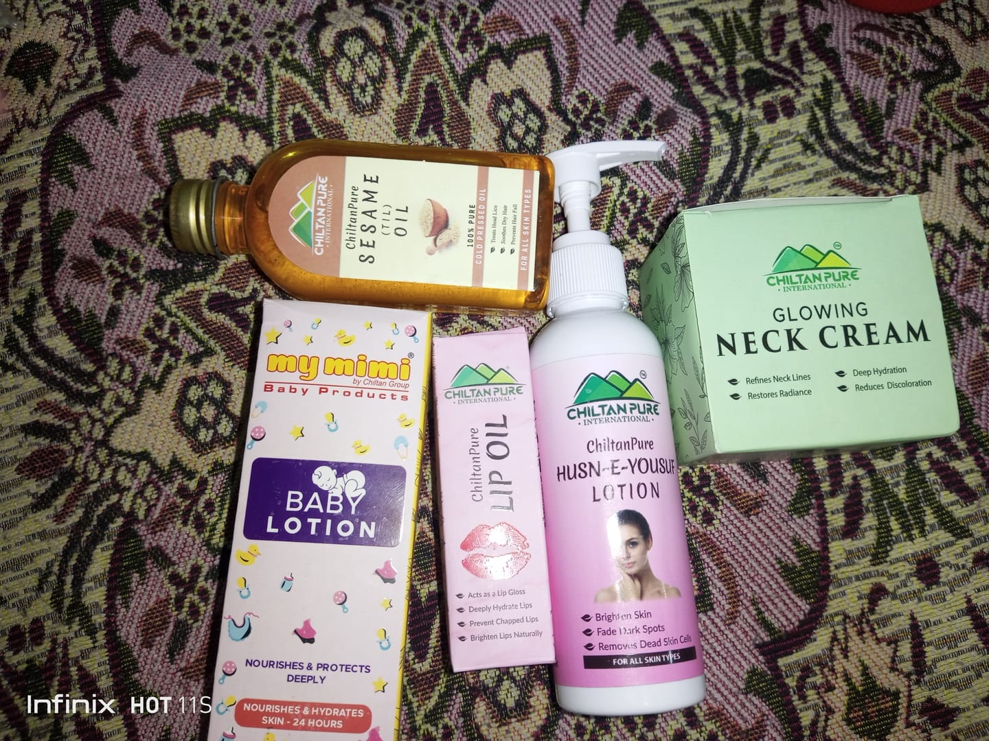 Customer photo review of Lip Oil – Best For Chronically Dry & Chapped Lips, Makes Lips Look Shiny & Lustrous, Moisturizes All Day Long, Fragrance Free