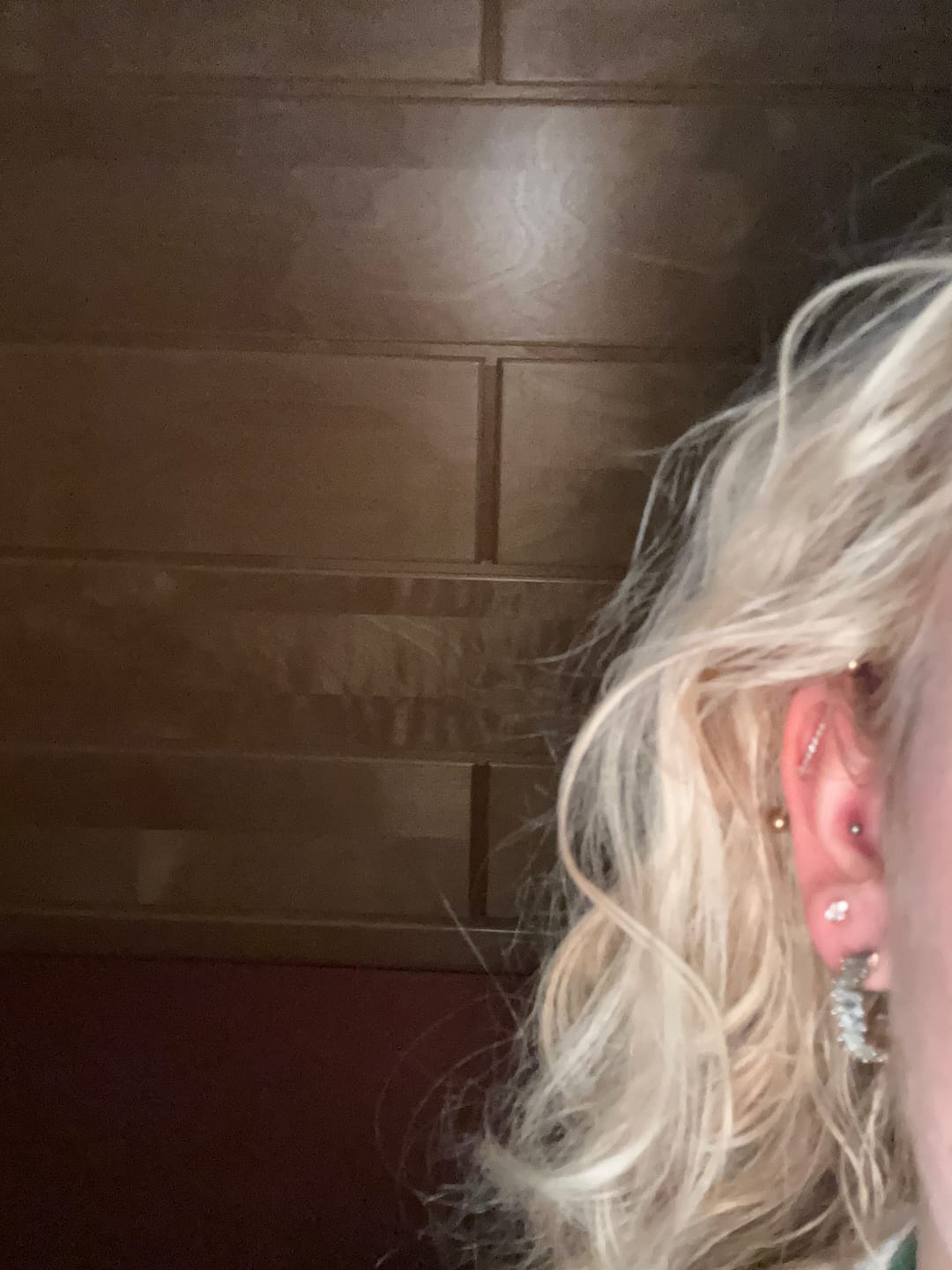 Customer photo review of Noemi Ohrstecker | 18K vergoldet