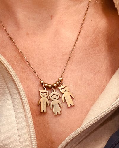 Customer photo review of Ogrlica: Family Bond