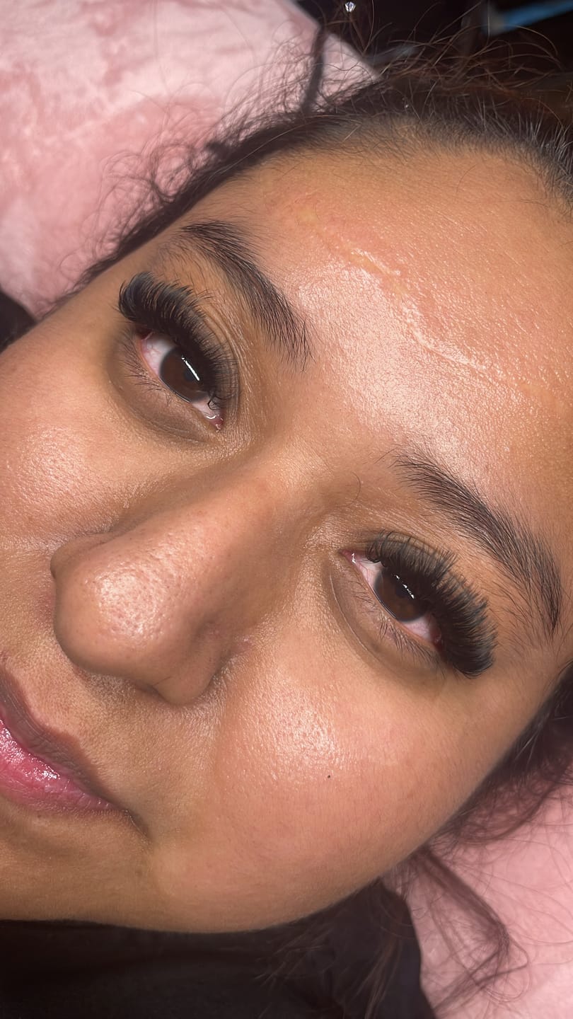 Customer photo review of L Boot Volume Lash Tweezer
