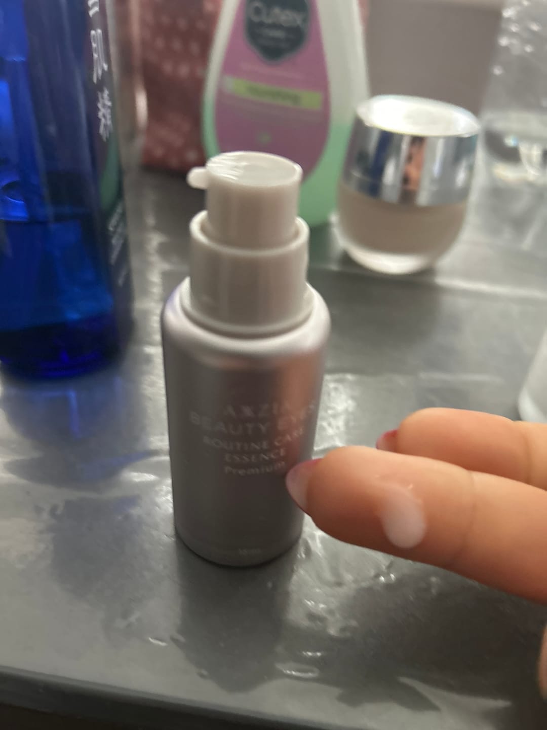 Customer photo review of AXXZIA Beauty Eyes Routine Care Essence Premium