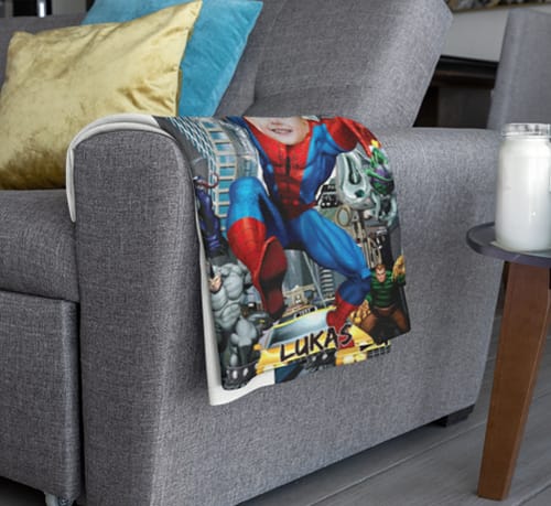 Manuela V. review of Personalisierte Decke - Superhelden image 1 out of 1